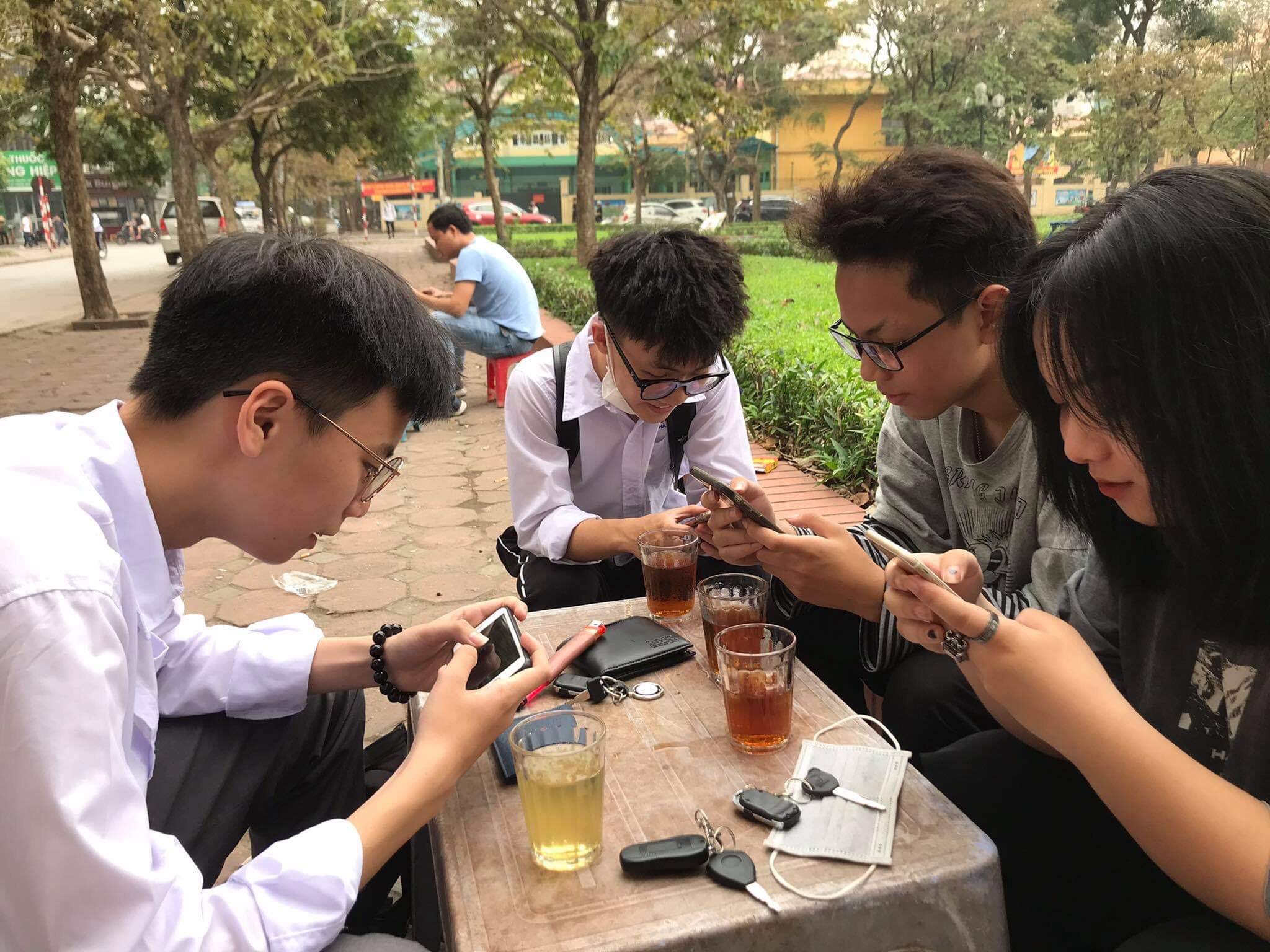 Giúp trẻ sử dụng điện thoại đúng cách